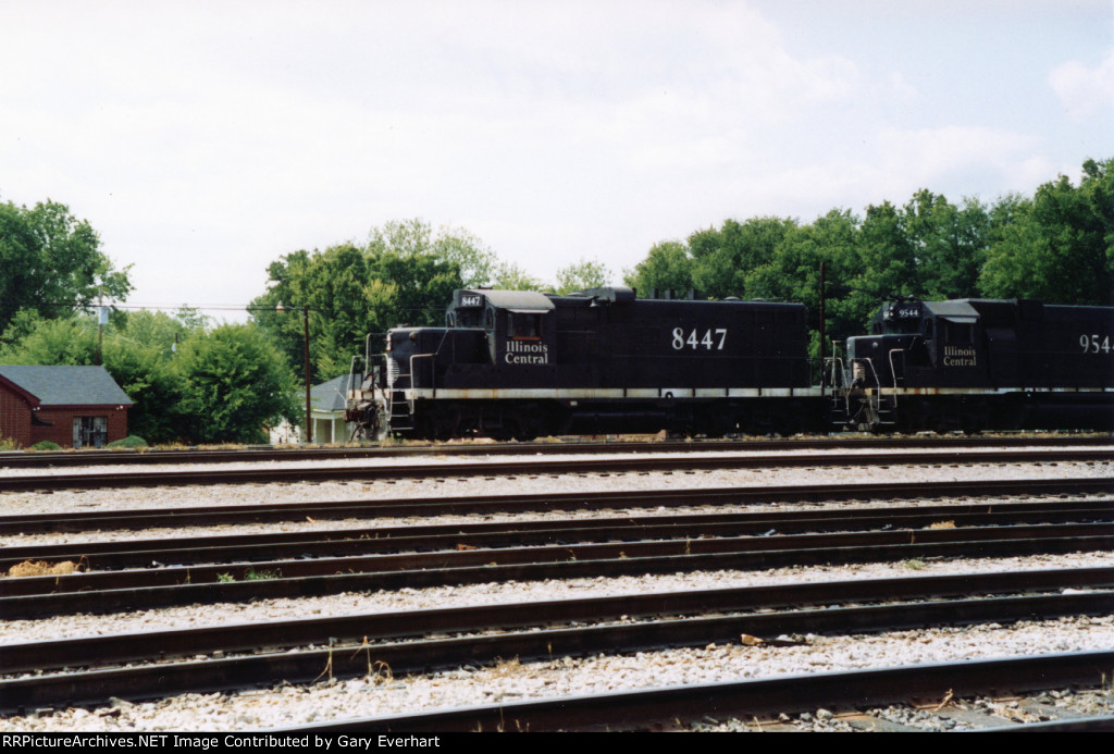 IC GP10 #8447 - Illinois Central